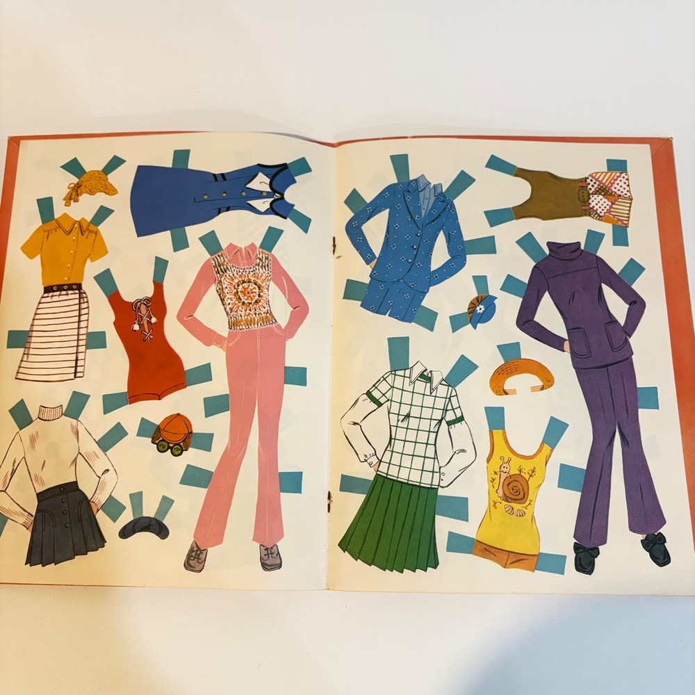 Vintage 1972 Freckles and Sniffles Paper Doll Fashions Book Whitman 1959 Retro - Picture 5 of 7